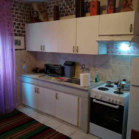 Monokatoikia Ston Lagkada * Langadas
