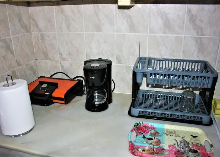 Monokatoikia Ston Lagkada 度假居 *