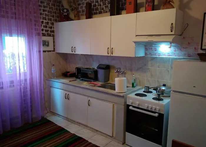Monokatoikia Ston Lagkada * Langadas